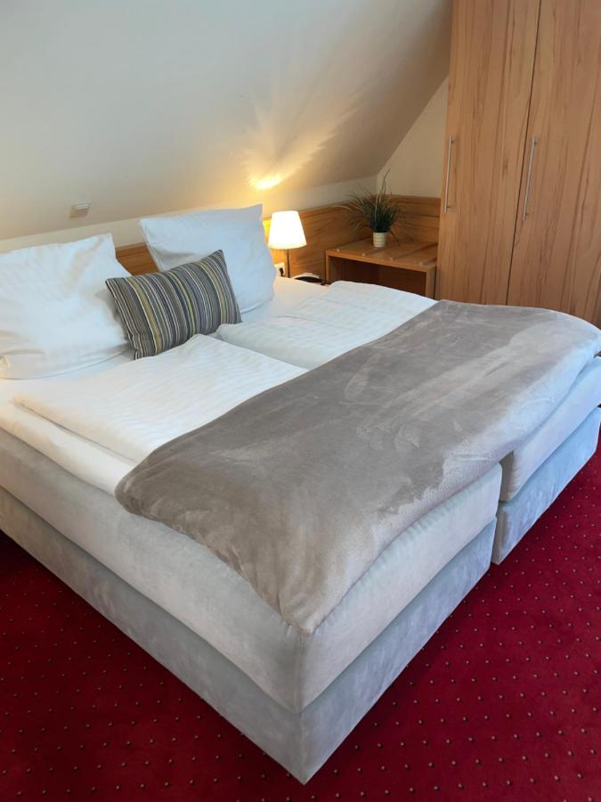 Hotel Am Elisabethufer Jever Bagian luar foto