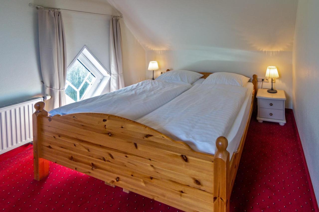 Hotel Am Elisabethufer Jever Bagian luar foto