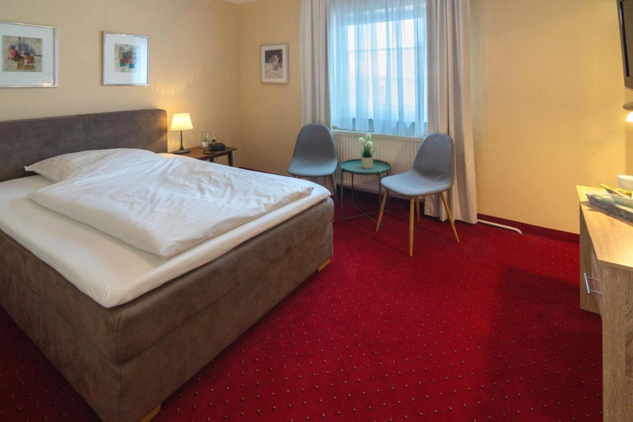 Hotel Am Elisabethufer Jever Bagian luar foto